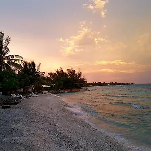 Rangiroa Plage ** Avatoru